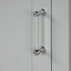 Hoher Badezimmerschrank